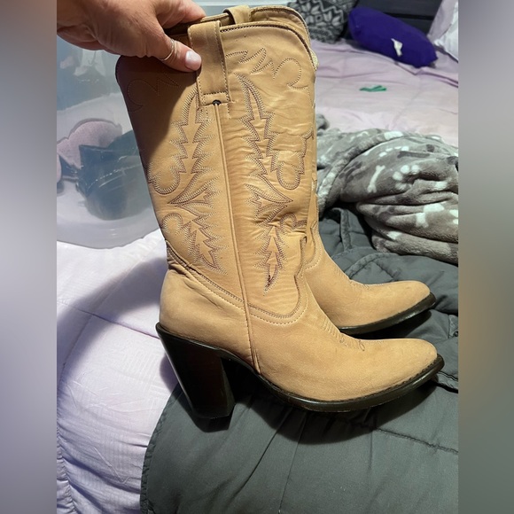 Light tan - Picture 3 of 6